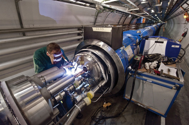 Welding a dipole-magnet interconnect