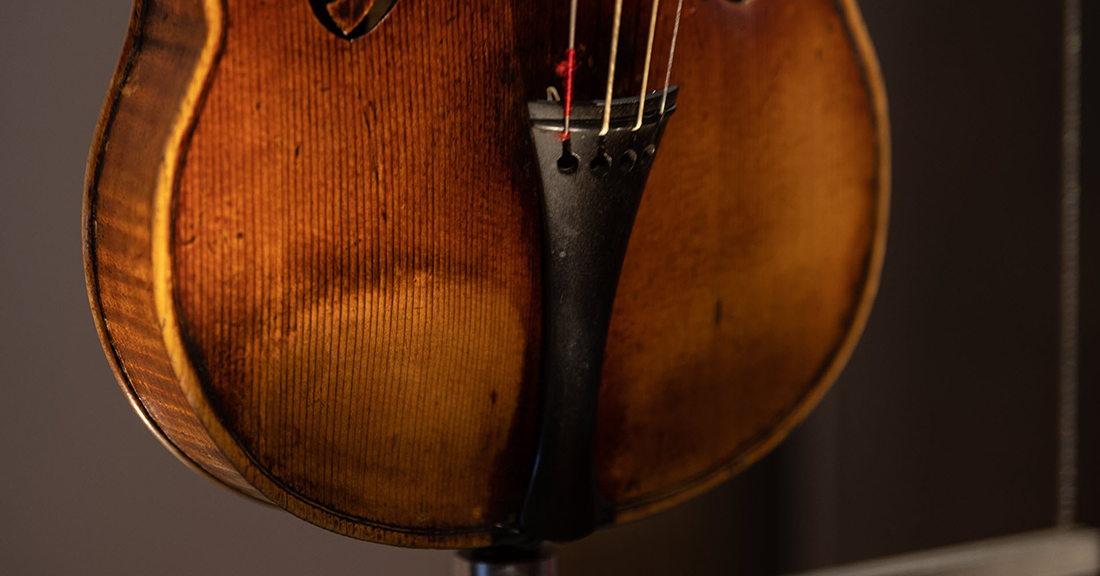 Extremely Brilliant Source illuminates Paganini’s favourite violin