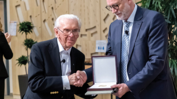 Herwig Schopper receives the Heisenberg medal